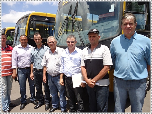 Vereadores participam da entrega de Ônibus escolares para o município de Gaúcha do Norte