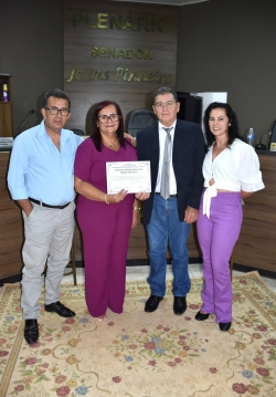 Câmara Municipal realiza Sessão Solene de entrega de Títulos