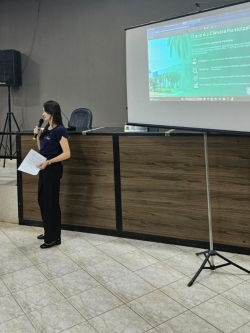 Alunos do CEAD visitam a Câmara Municipal em atividade do projeto Câmara Estudantil